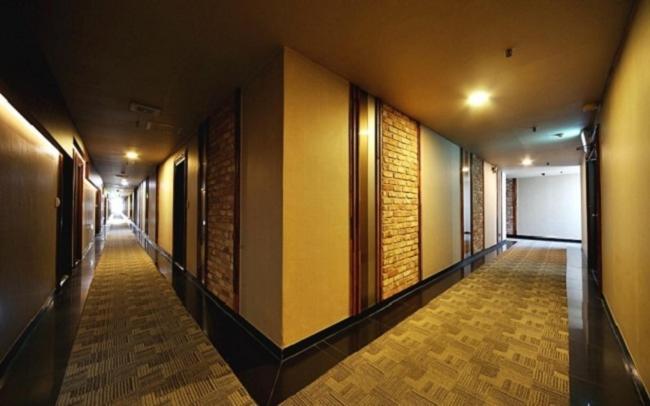 Central Hotel Чханвон Екстер'єр фото