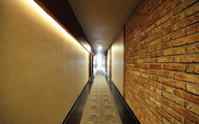 Central Hotel Чханвон Екстер'єр фото